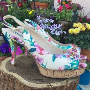 NEW! Karl Lagerfeld Floral Heels sz 8